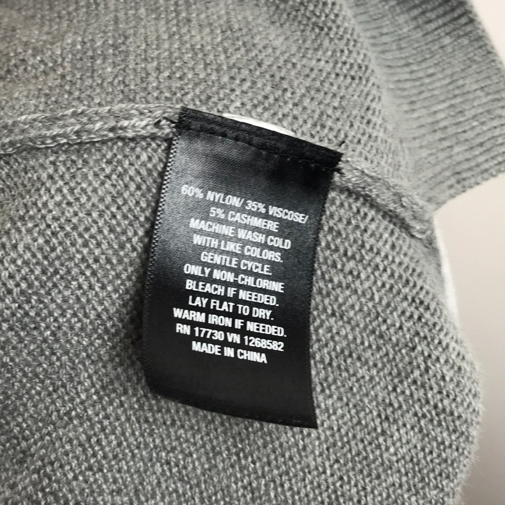 MOSSIMO • Sweater - Picture 6 of 9